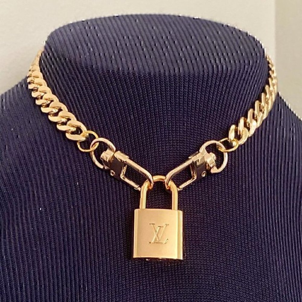 New LV Louis Vuitton Gold-Tone Lock on 16" Curb Chain Choker Necklace